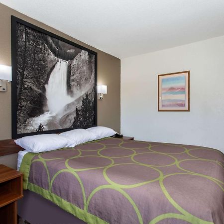 Super 8 By Wyndham Dubois Motel Esterno foto