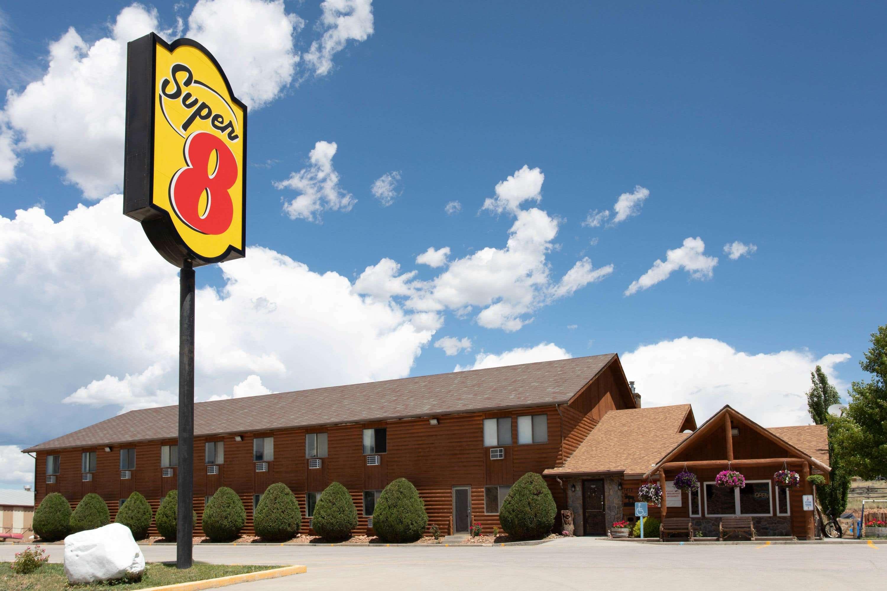Super 8 By Wyndham Dubois Motel Esterno foto